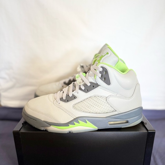 AUTHENTIC Jordan 5 Retro Green Bean size 12 DM9014-003 2022 PRE-OWNED - Picture 2 of 8